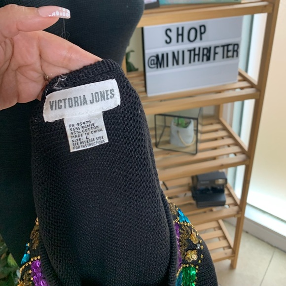 Victoria Jones - Picture 4 of 4